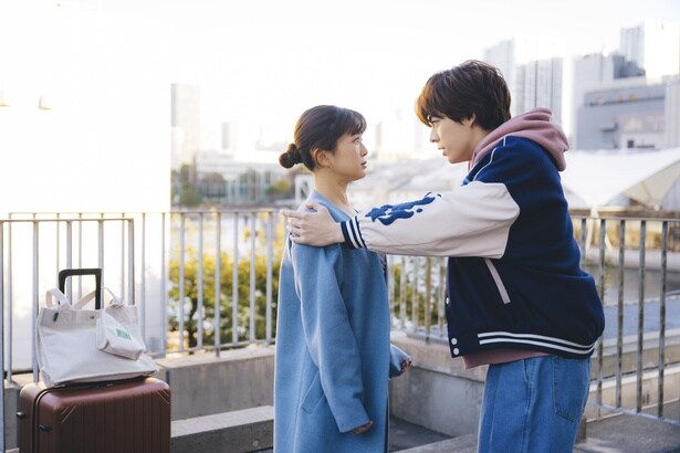 冬実(佐津川愛美)は不倫相手の翔太(宇佐卓真)と再会する