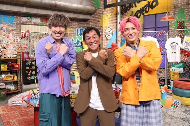 (左から)りんたろー。(EXIT)、明石家さんま、兼近大樹(EXIT)