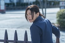 篠原涼子“こずえ”が事件の真相に迫る…ジェシー“怜治”はこずえをかばい刺される＜パンチドランク・ウーマン＞