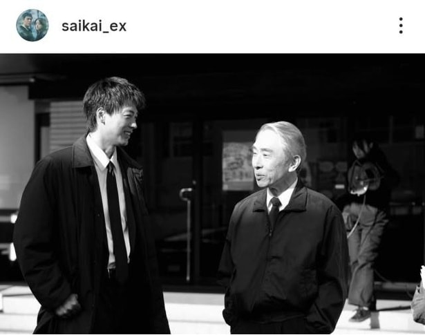 【写真】竹内涼真&段田安則、撮影合間の談笑ショット