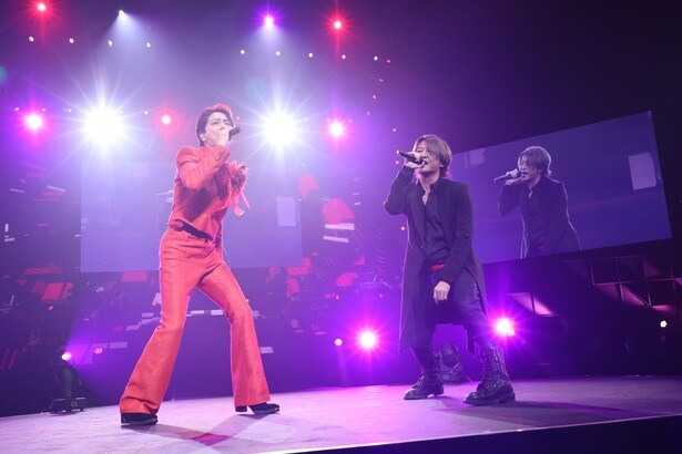 (左から)山崎育三郎、TERU