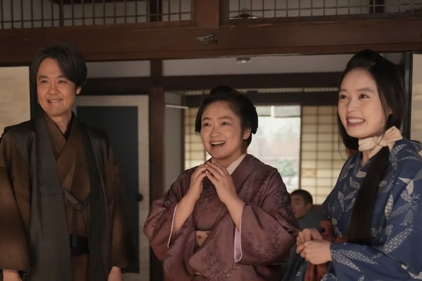 司之介(岡部たかし)とフミ(池脇千鶴)は「勘太」の名前に大喜び