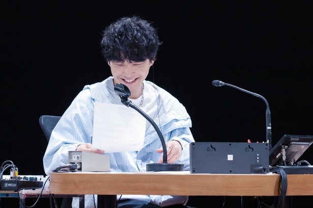 星野源、武道館で“前代未聞のラジオイベント”「泣きそうになる…」番組10周年に感謝