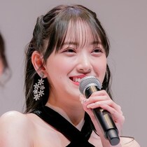 「今の自分が1番すき」…堀未央奈、赤ワイン片手にノースリーブ×黒髪ロングで微笑む姿に志田音々らが「いいね！」