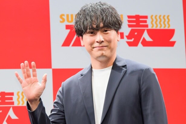 山下健二郎が「“スーパー麺”新アンバサダー就任発表記者会見」に登壇