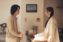 宮本茉由“菜穂”は戸塚祥太“徹”と同棲を開始する…一方、猪塚健太“省吾”は片山萌美“綾香”への依存を強めていく＜この愛は間違いですか＞
