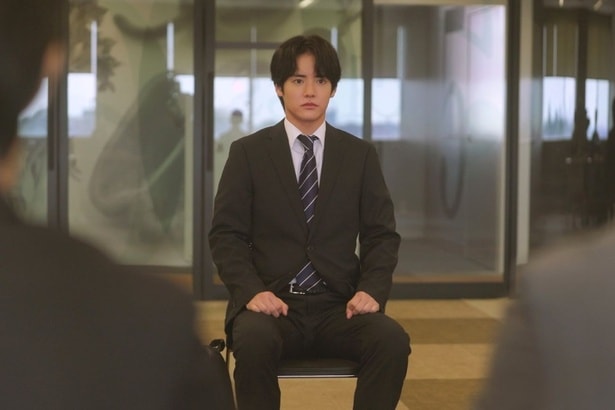 専門学校の入学試験の面接で想いを語る大河(赤楚衛二)