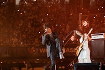 稲葉浩志、東京ドームで「タッチ」熱唱　侍ジャパン戦前にWBC応援ソング初披露