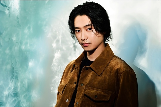 山崎賢人にインタビューを行った