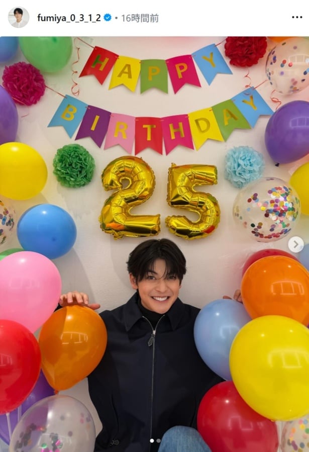 【写真】「お誕生日おめでとう！」高橋文哉、バースデーのお祝いショット