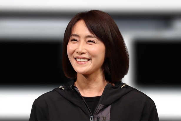 山口紗弥加、番宣時の“リブートポーズ”披露に「夏海さんキター！」「やはりお美しい」の声＜リブート＞