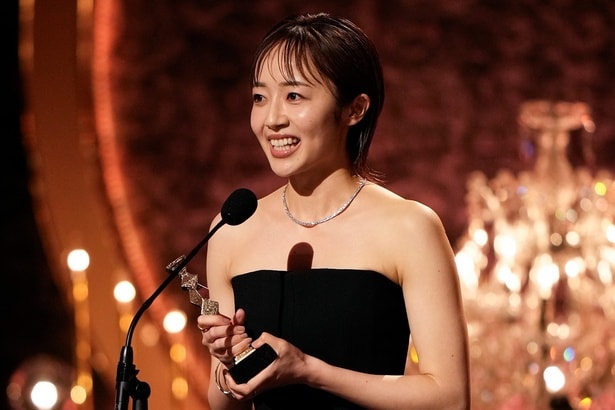 森田望智「『諦めなくてありがとう』とあの時の自分に言ってあげたい」最優秀助演女優賞を受賞＜第49回日本アカデミー賞＞