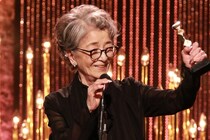 倍賞千恵子が木村拓哉に感謝「大きな目にずいぶん力を頂きました」最優秀主演女優賞を受賞＜第49回日本アカデミー賞＞