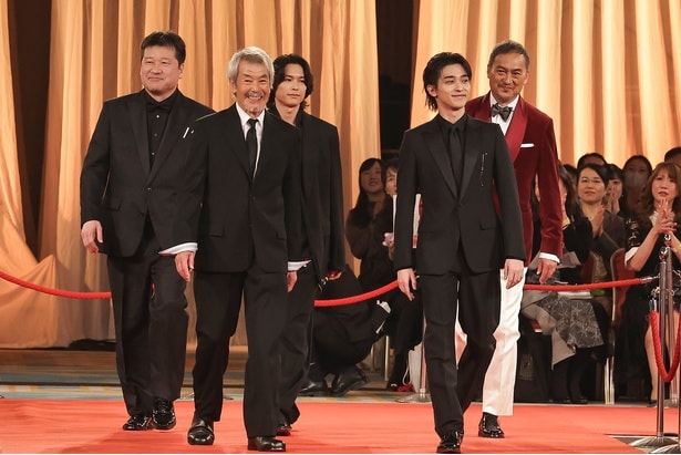 優秀助演男優賞のレッドカーペット