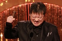 佐藤二朗「みんな愛してるぜ！」最優秀助演男優賞受賞で映画にまつわる全ての人に感謝＜第49回日本アカデミー賞＞