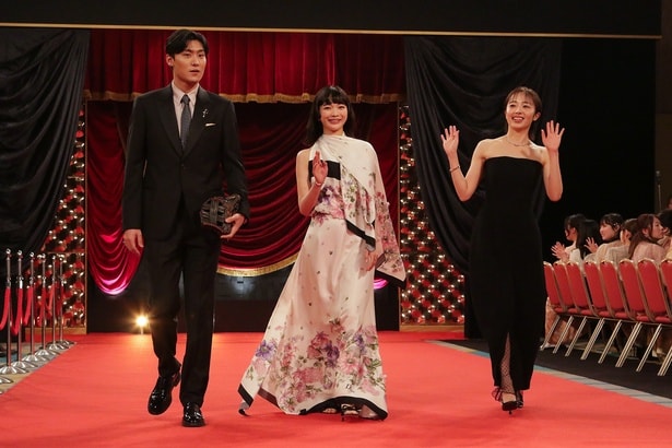 新人俳優賞のレッドカーペット