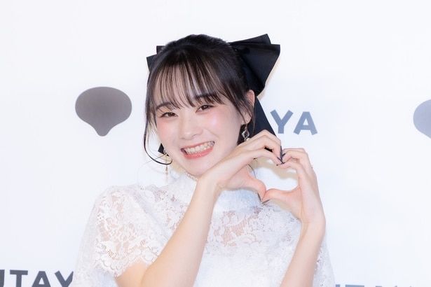 相馬結衣が3月14日、写真集「immuable」の発売記念イベントを開催