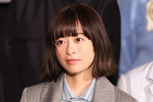 華やかな大人の着物姿…森七菜&広瀬すず、日本アカデミー賞授賞式で顔寄せ合う仲良しオフショット公開