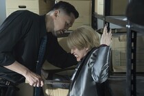 西畑大吾“梅沢”、潜入があっさりバレて風前の灯火　深水元基“佐伯”の容赦ない報復「一度死んでみるか？」＜マトリと狂犬＞