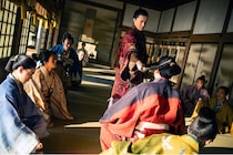 小栗旬“織田信長”、野望を胸に上洛へ…宮崎あおい“市”＆中島歩“浅井長政”の結婚に「お似合いの夫婦」の声＜豊臣兄弟！＞