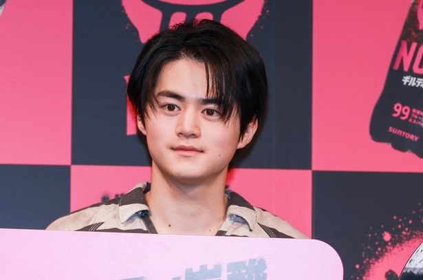 鈴鹿央士、芸能界入りのきっかけとなった映画以来の生田斗真との“再会”で感激「こんな大人になりたい」