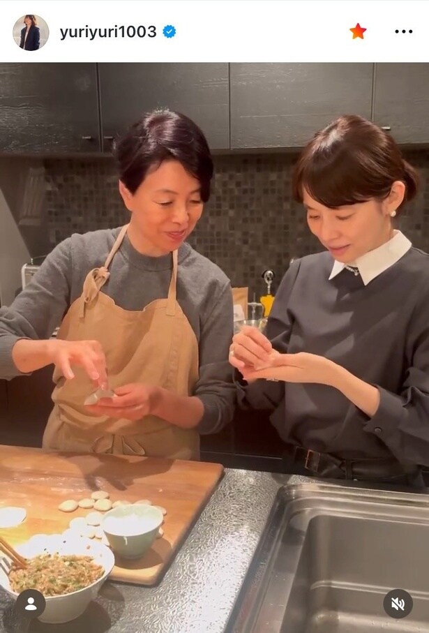 【写真】「水餃子、練習するぞと誓った夜」…石田ゆり子、中国式水餃子作りに“挑戦”する姿