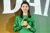 朝比奈彩、子育ての合間でのお酒の楽しみ方と今後の目標を明かす「丁寧な暮らしがしたい」　人生初のカクテル作りにも挑戦