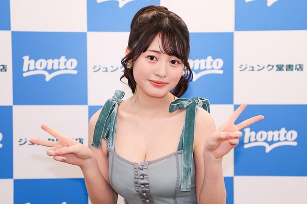 白濱美兎がカレンダー発売記念イベントを開催
