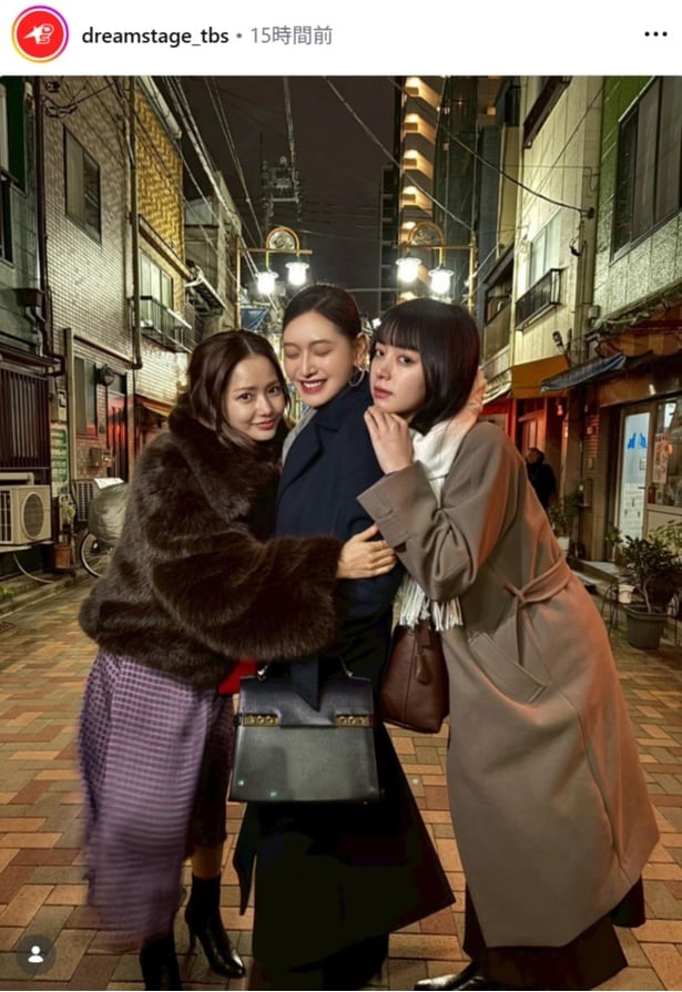 【写真】「最強の美人3人組」…池田エライザ＆ハ・ヨンス＆キム・ジェギョン、ぎゅっとしたハグショット