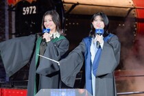 桜田ひより＆吉川愛、制服姿で魔法の世界に　「本当に生徒になった気分」“ハリポタ”25周年を祝福