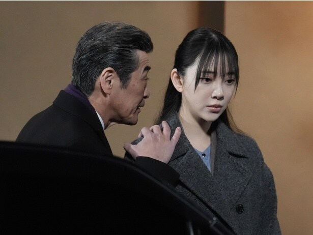 都庁職員・木村(堀未央奈)は須藤(佃典彦)からのパワハラ・モラハラに耐えていた
