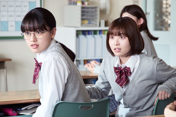 和久ほのか(上坂樹里)、鈴木琴音(上原あまね)は皐(高橋ひかる)の友人
