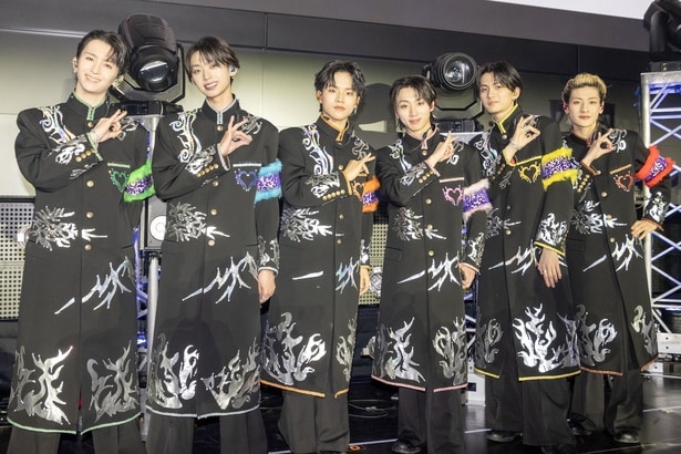 Lienelが新宿・三角広場でリリースイベントを開催