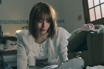 中村ゆりか“えみる”が内田理央“千春”の首を絞める…怒号をあげるえみると苦しみながらも煽り続ける千春に「すごい迫力の戦い」の声＜略奪奪婚＞