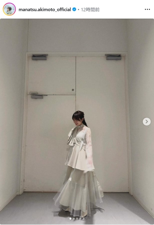 【写真】キレイめコーデな秋元真夏に「天使ちゃん」「素敵」の声