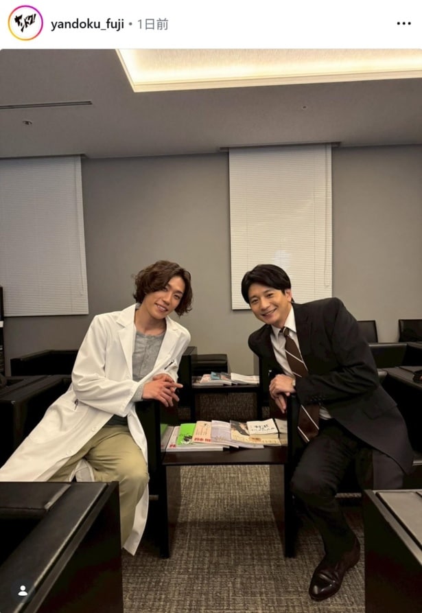 【写真】向井理、ゲスト出演する早乙女太一と写る姿