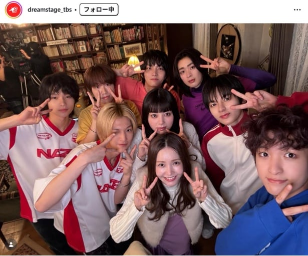 【写真】9人集合、池田エライザ＆ハ・ヨンス＆NAZEの仲良しオフショット