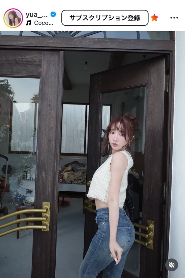 【写真】乱れアップ×ツイードで“色香”漂う…三上悠亜、お団子ヘアー×“くびれ”見せの私服姿