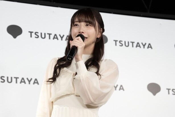 元々沖縄で撮影する予定だったのがインフルエンザにかかって新宿と横浜に変更になったことを明かす