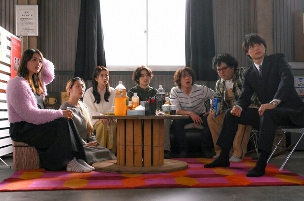 【写真】久しぶりに集まった「劇団アルバトロス」の面々