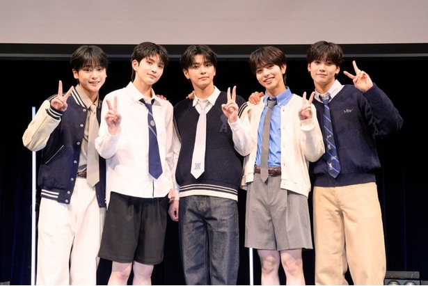 全員10代の日本人5人組ボーイズグループ・VIBY、8月日本武道館でのデビューショーケースをサプライズ発表