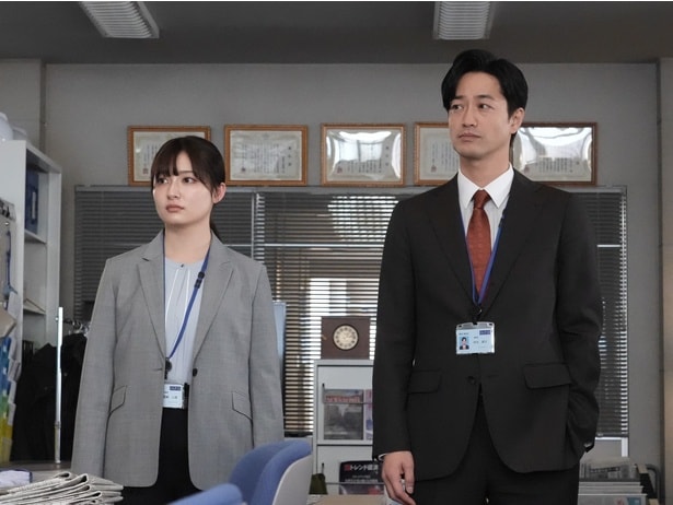 上司・安藤(緒形直人)の想いを組み複雑は表情を浮かべる熊崎(吉川愛)と時永(竹財輝之助)