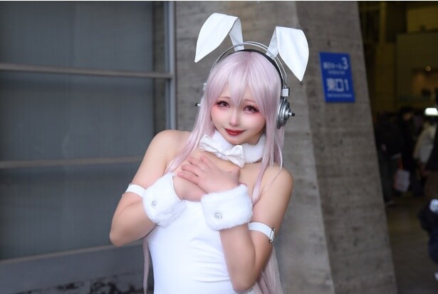 バニースーツ姿のすーぱーそに子に扮した杏野ゆりかさん