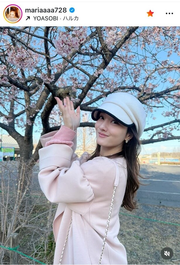 【写真】「桜とまりあちゃんのツーショット」…谷まりあ、まるで絵はがきのような春ショット