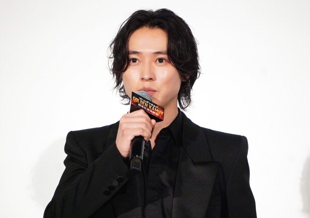山崎賢人が暴露した裸シーンでの秘話に眞栄田郷敦がもごもご