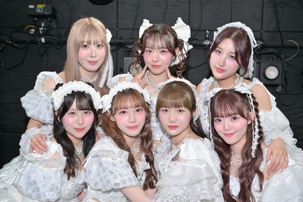 LIE LILIE(写真上段左からしゅい、藤咲みお、天宮しずく 写真下段左から小熊るん、宇佐ことの、河原崎凜、実園 花恋)