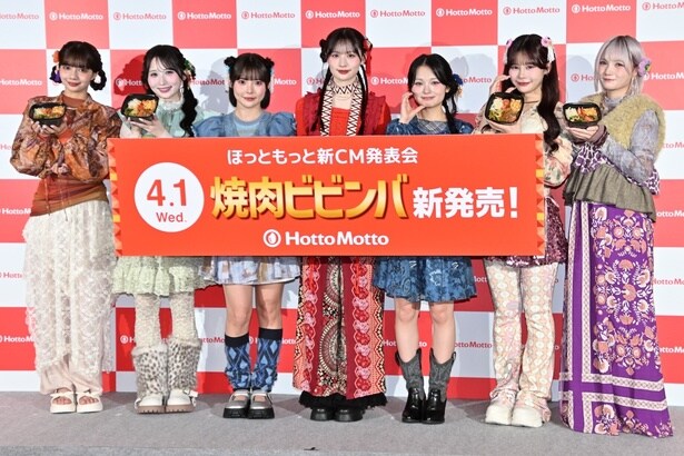 (左より)南なつ、小川奈々子、福山梨乃、立花琴未、桐原美月、村川緋杏、宮野静