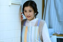 石田ひかり“明香里”の元へ、謎の人物からDMが届く「炎上させてほしい人間がいる」＜鬼女の棲む家＞