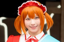 えなこ、KFCイメージの衣装で登場　ウィッグは「カリッとしたチキンをイメージ」