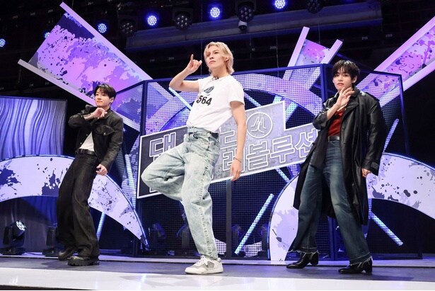 BTSのV&Jung Kookとダンスをするラウール